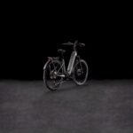 VTC-Electrique-femme-Cube-Kathmandu-Hybrid-SLX-800-2025-compressed.jpg