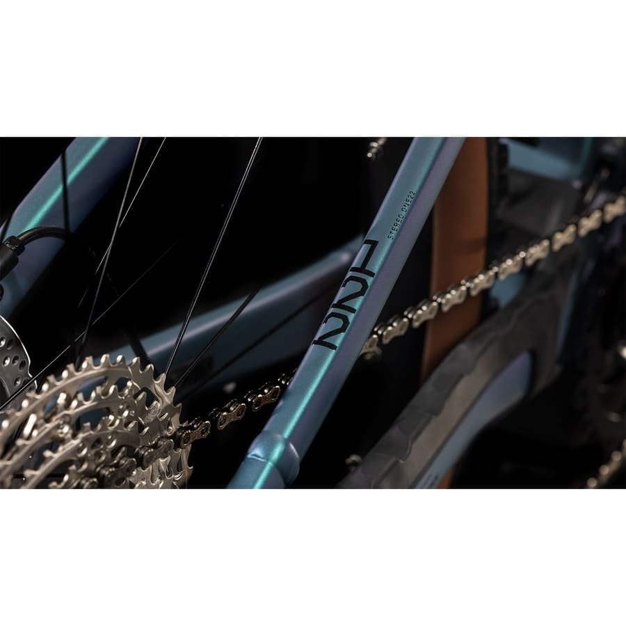 VTT-Electrique-Cube-STEREO-HYBRID-ONE22-Race-800-4.jpg