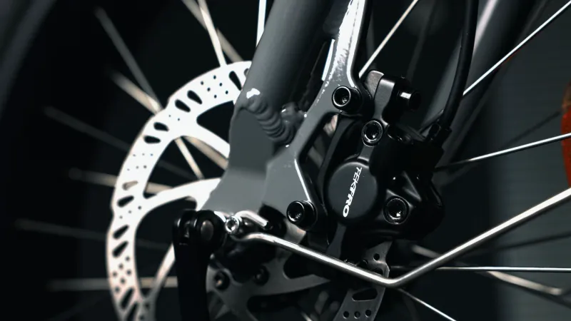 Velo-electrique-Elwing-Yuvy-Compact-Cargo-7.webp