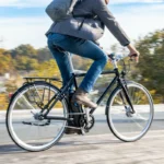 Velo-electrique-Momentum-Electric-Upstart.jpg
