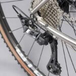 velo-gravel-genesis-croix-de-fer-titane-1.jpg
