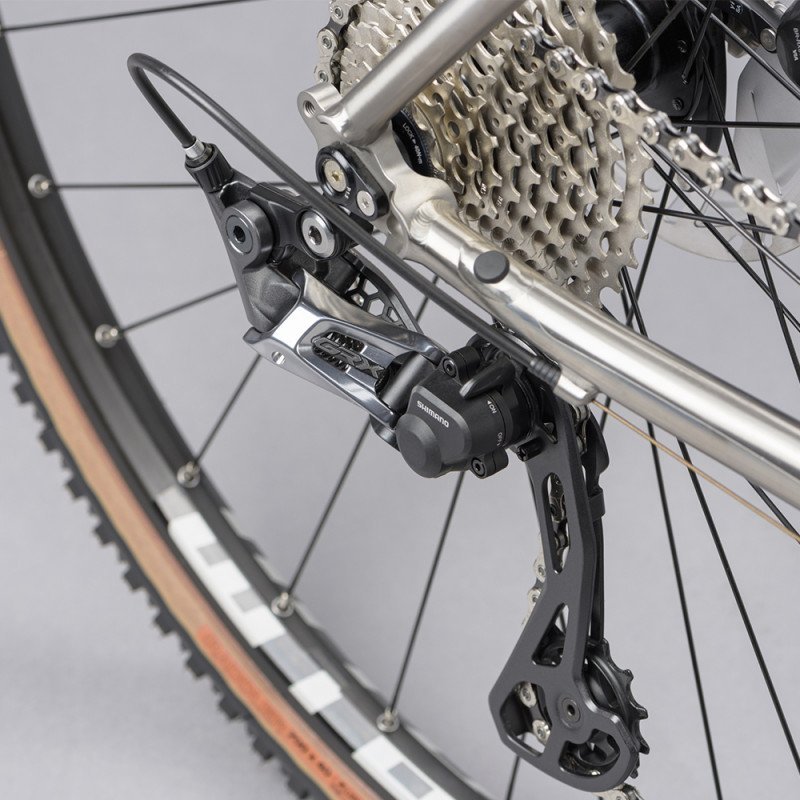 velo-gravel-genesis-croix-de-fer-titane-5.jpg