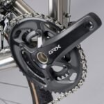 velo-gravel-genesis-croix-de-fer-titane-1.jpg
