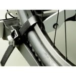 yakima-foldclick3-bike-carrier-for-three-bikes-1385000.jpg