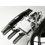 yakima-foldclick3-bike-carrier-for-three-bikes-1385000.jpg